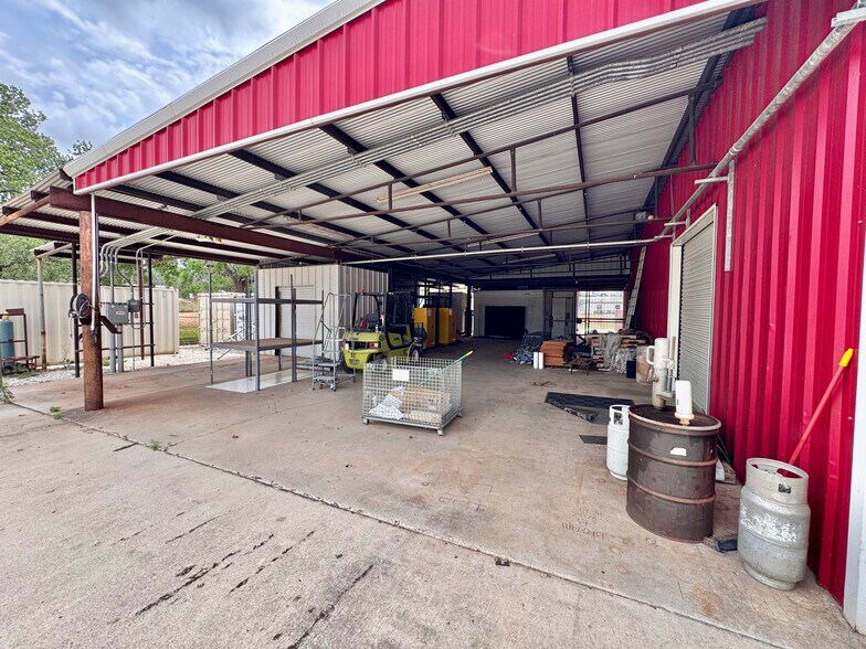 More Photos Of 1200 Bensdale Rd, Pleasanton Warehouse For Lease