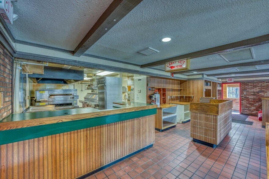 More Photos Of 238 Meadow St, Littleton Freestanding For Sale