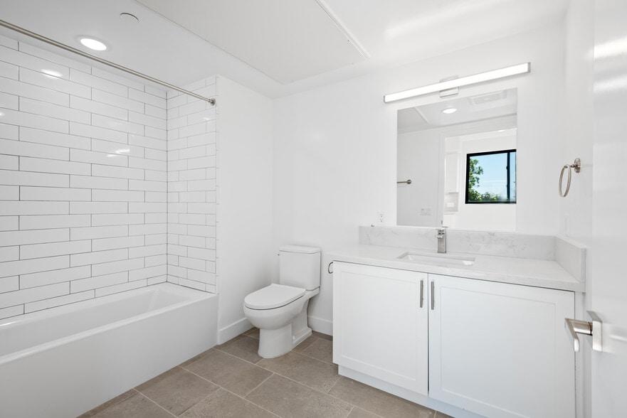 More Photos Of 11600 National Blvd, Los Angeles Apartments For Sale