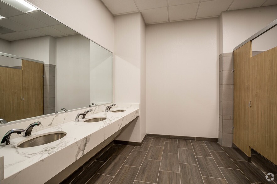 More Photos Of 600 Park Offices Dr, Durham Coworking Space