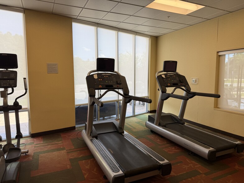 More Photos Of 30 Shaner Dr, Bridgeport Hotel For Sale