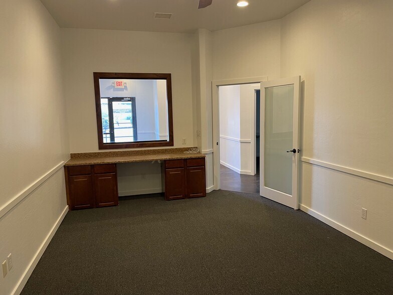 More Photos Of 1951 Commerce Center Circle, Prescott Medical For Lease