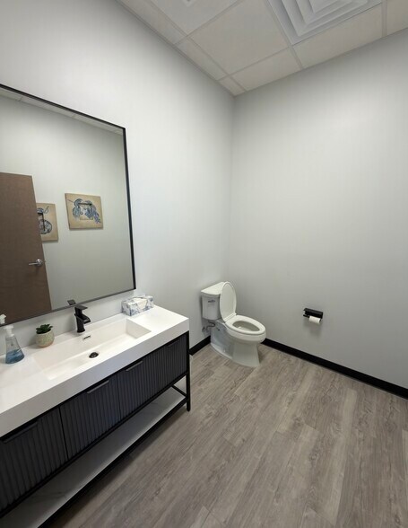 More Photos Of 00 Northpark Drive, Gulfport Office For Sale