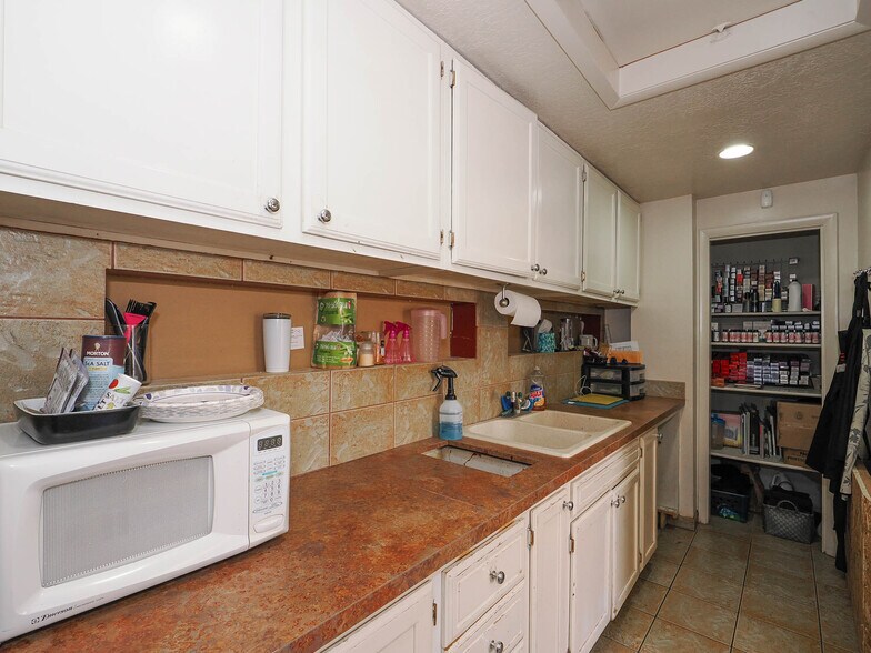 More Photos Of 1565 E 3900 S, Salt Lake City Office For Sale