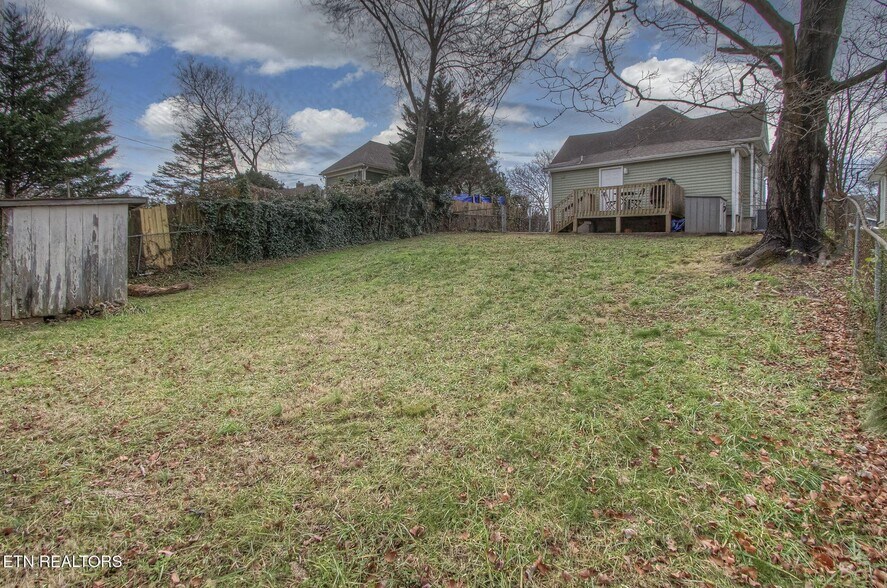 More Photos Of 2502 Harvey St, Knoxville Multifamily For Sale