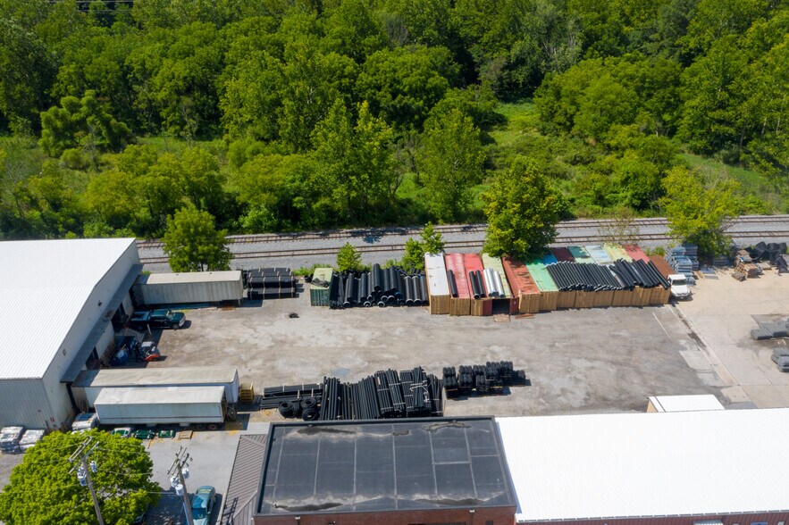 More Photos Of 2601 Emory Rd, Finksburg Flex For Lease