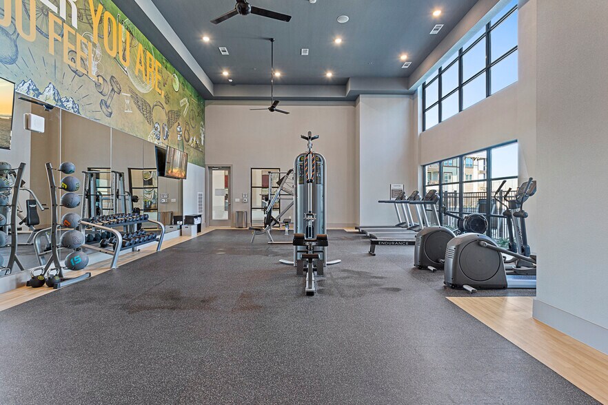 More Photos Of 900 Cinema Dr, Hudson Oaks Apartments For Lease