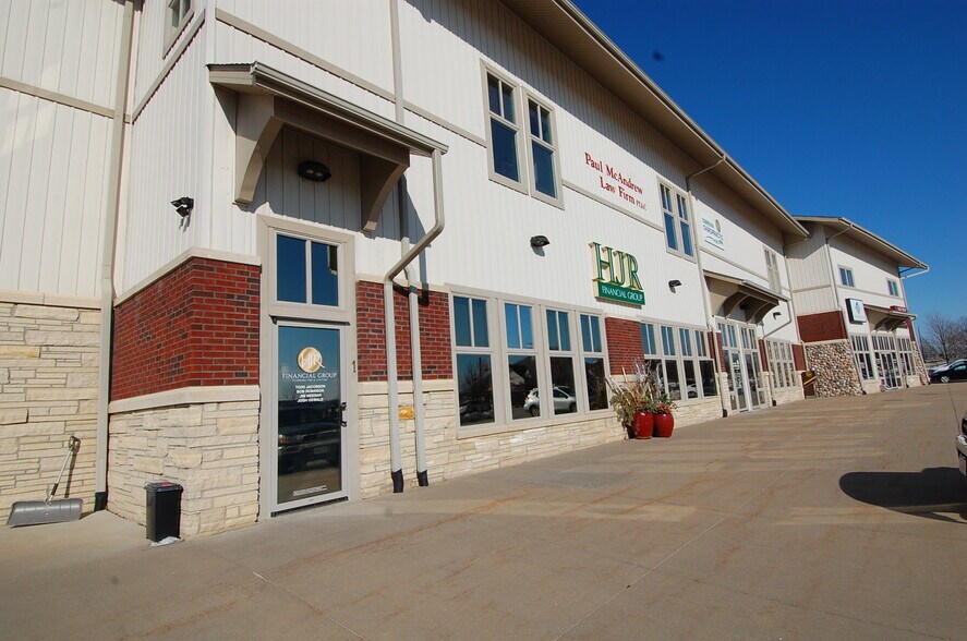 More Photos Of 2771 Oakdale Blvd, Coralville Storefront Retail Office For Sale