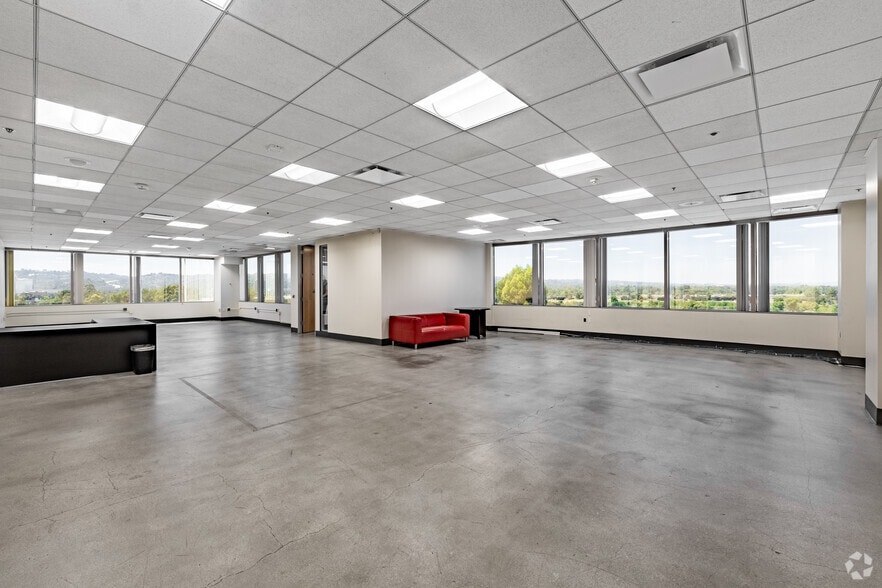 More Photos Of 5805 Sepulveda Blvd, Sherman Oaks Office For Lease