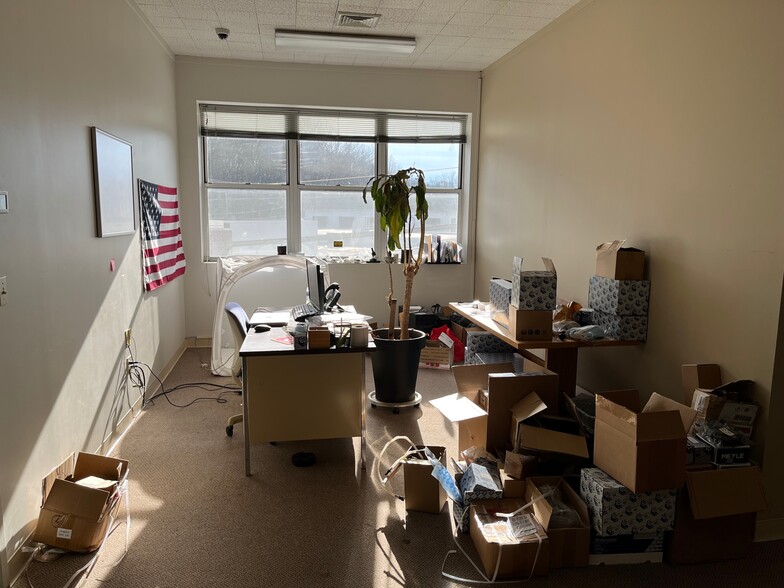 More Photos Of 231 Wilson Ave, Norwalk Industrial For Sale