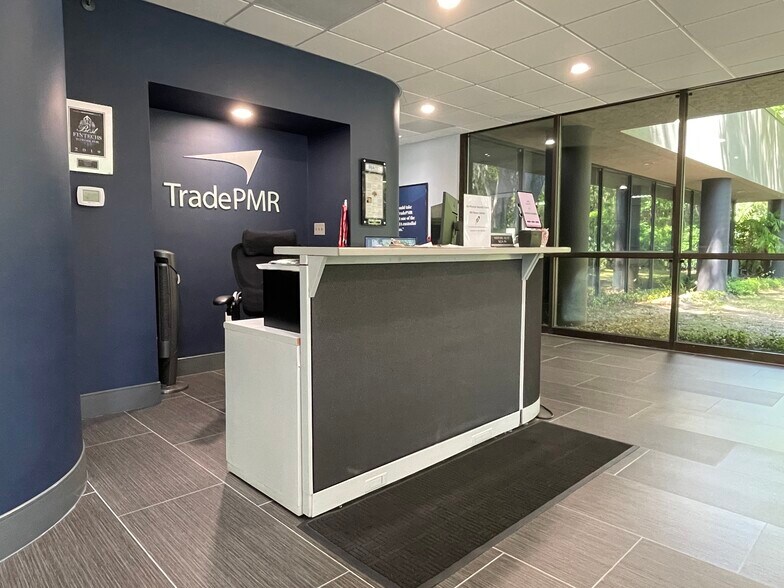 More Photos Of 2511 NW 41st St, Gainesville Office For Sale