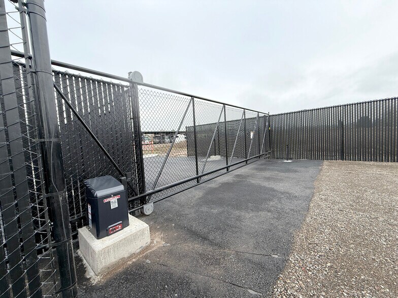 More Photos Of 5555 Windsor Island Rd N, Keizer Land For Lease