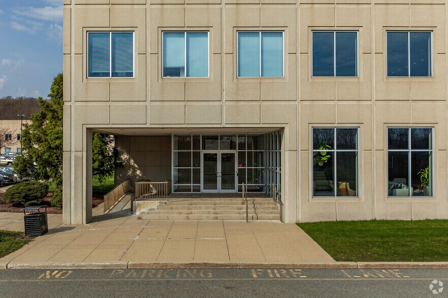 More Photos Of 350 Clark Dr, Mount Olive Office For Lease