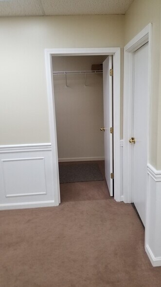 More Photos Of 2701-2709 Washington ave, Evansville Office For Sale