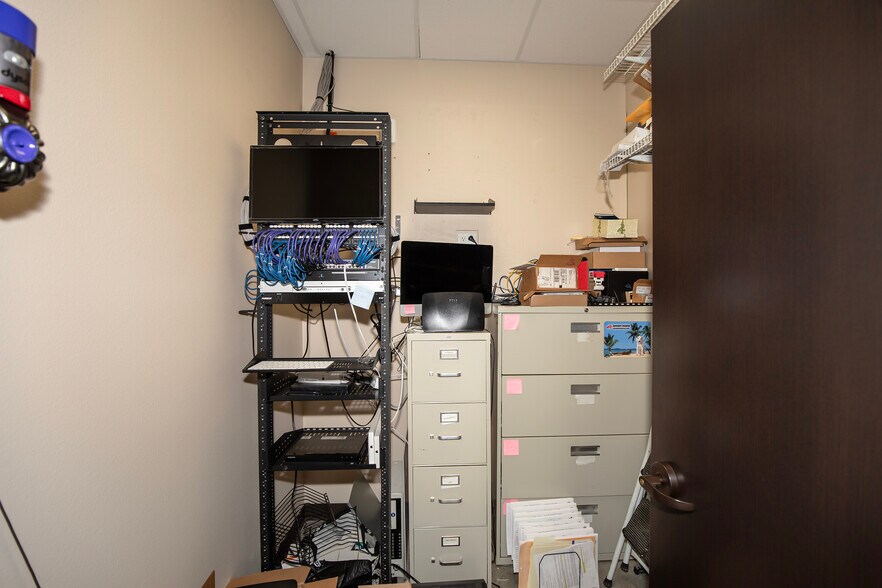 More Photos Of 1145 Butler Rd, League City Office For Sale