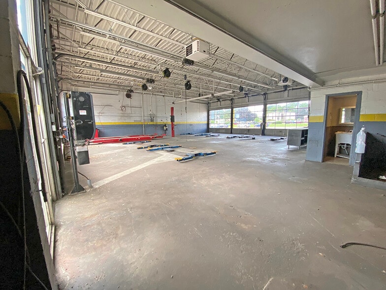 More Photos Of 4309 Jonestown rd, Harrisburg General Retail For Lease