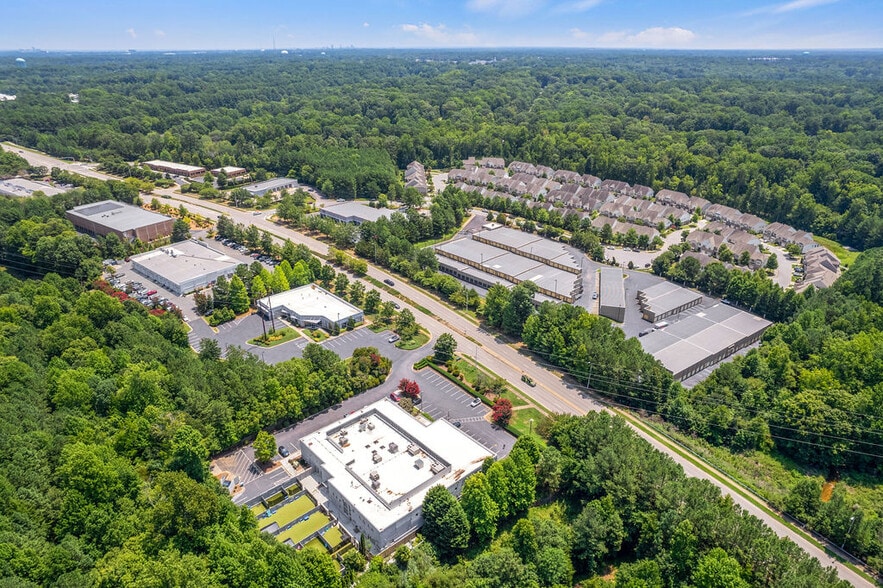 More Photos Of 1605 NW Maynard Rd, Cary Veterinarian Kennel For Sale