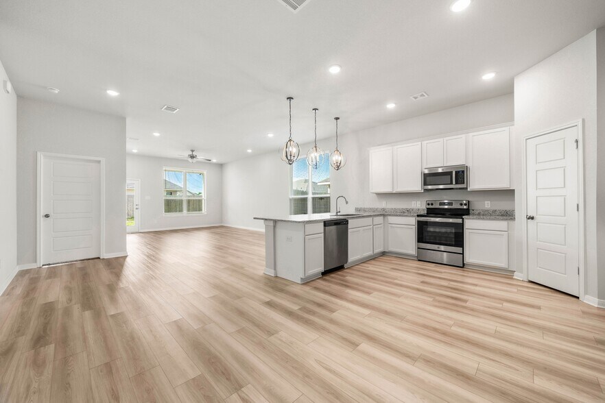 More Photos Of 4020 Centerfire, Waco Apartments For Sale
