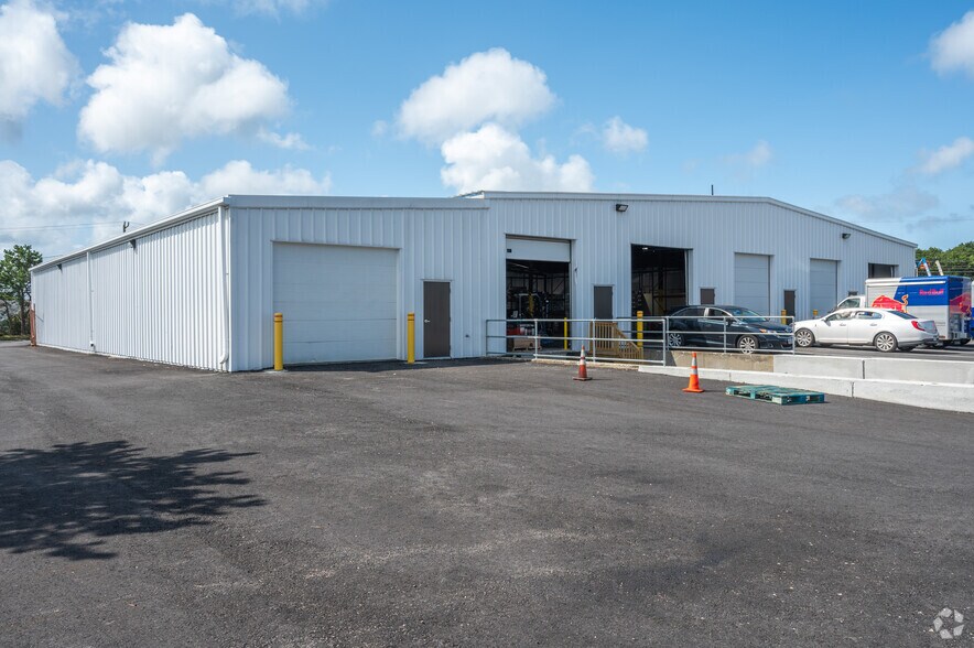 More Photos Of 53 Portside Dr, Bourne Unknown For Lease