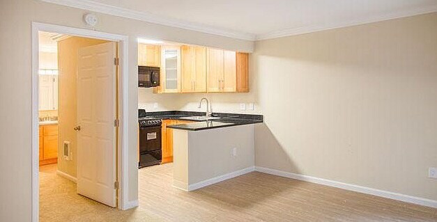 More Photos Of 107 Marin St, San Rafael Apartments For Sale