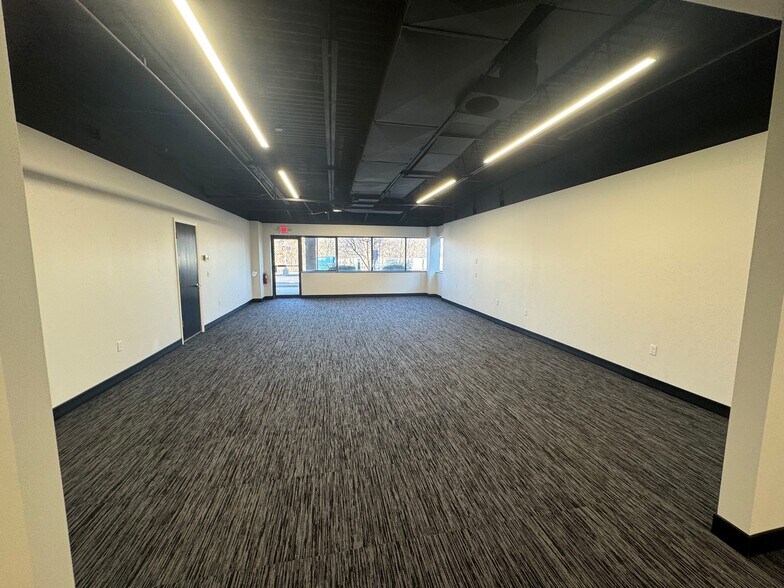 More Photos Of 1-29 Centre Pointe Dr, Saint Peters Unknown For Lease