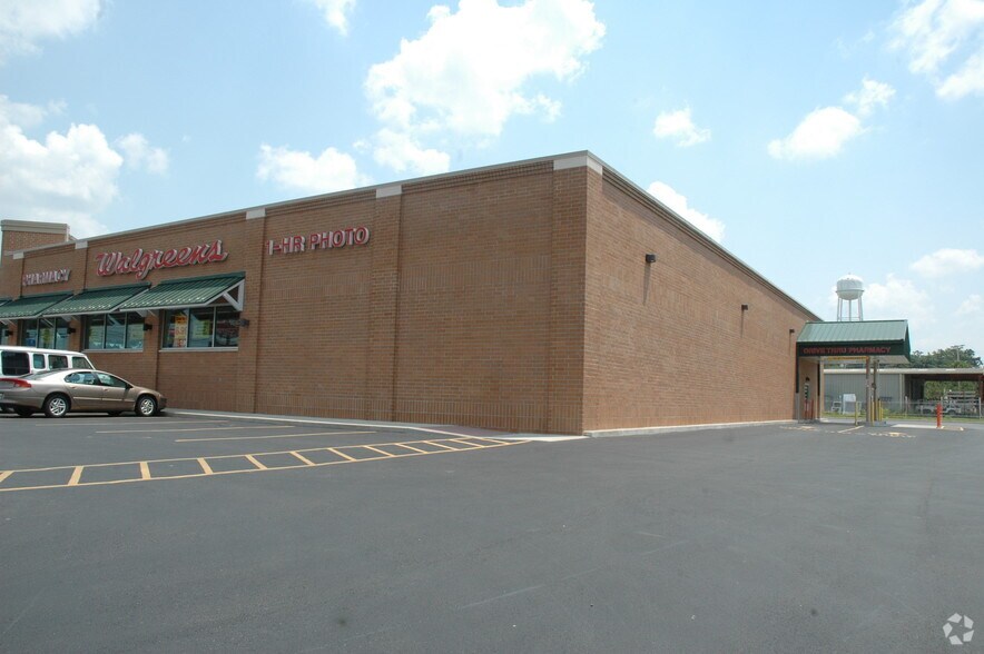 More Photos Of 950 Highway 51 N, Covington Drugstore For Sale