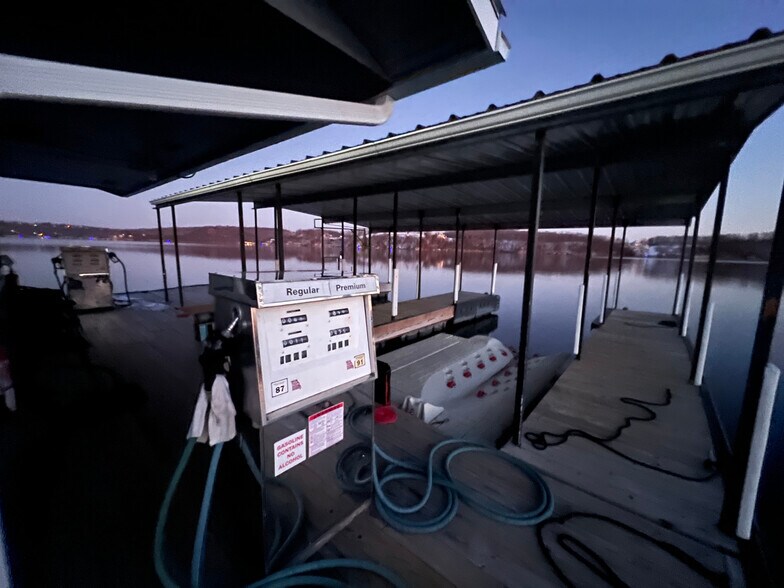 More Photos Of 27 Lighthouse Marina Rd, Sunrise Beach General Retail For Sale