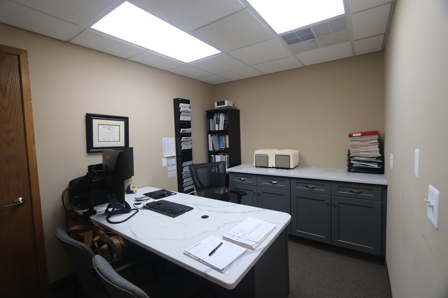 More Photos Of 5841 Whitmore Lake Rd, Brighton Medical For Lease