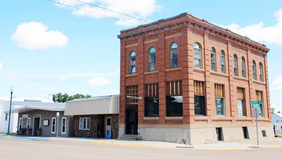 Primary Photo Of 202 Broadway Ave, Culbertson Showroom For Sale