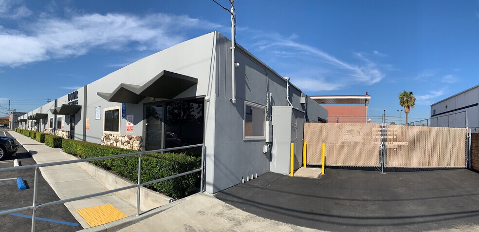 More Photos Of 2401-2413 S Broadway, Santa Ana Manufacturing For Sale