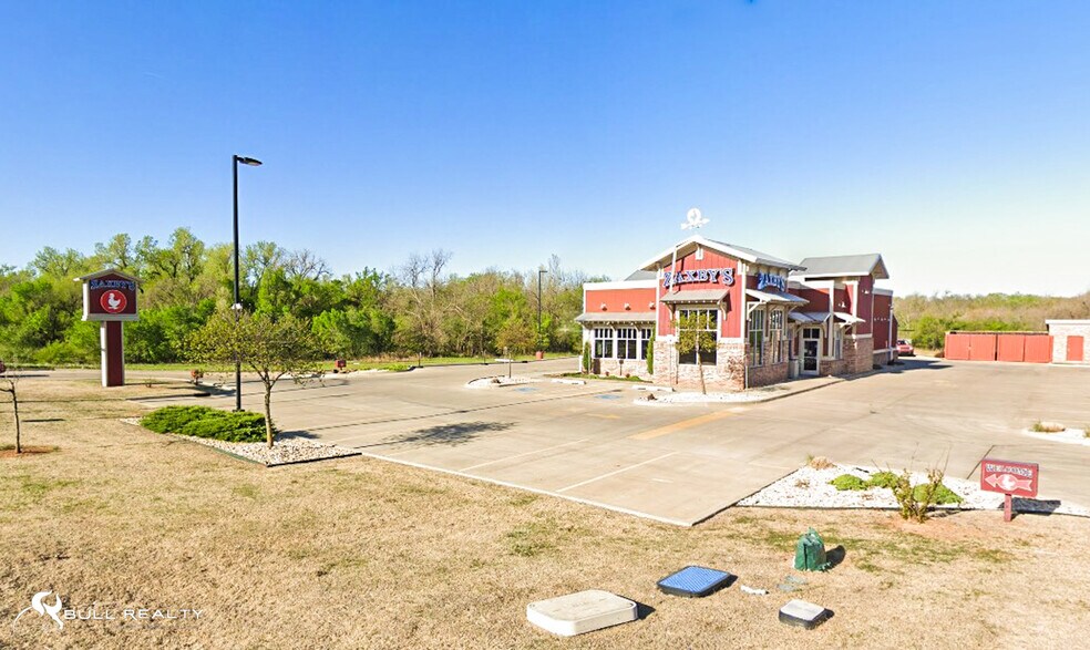 More Photos Of 2317 S Douglas Blvd, Midwest City Fast Food For Sale