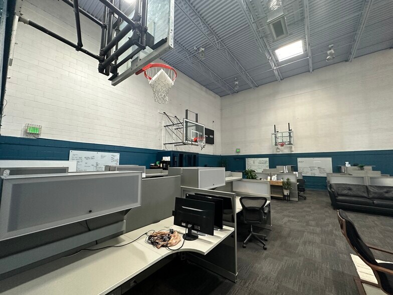 More Photos Of 567 W 300 N, Salt Lake City Light Distribution For Sale