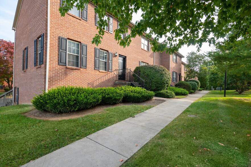 More Photos Of 3353-3375 Cove Lake Dr, Lexington Apartments For Sale