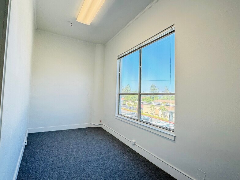 More Photos Of 18-20 N Santa Cruz Ave, Los Gatos Office For Lease