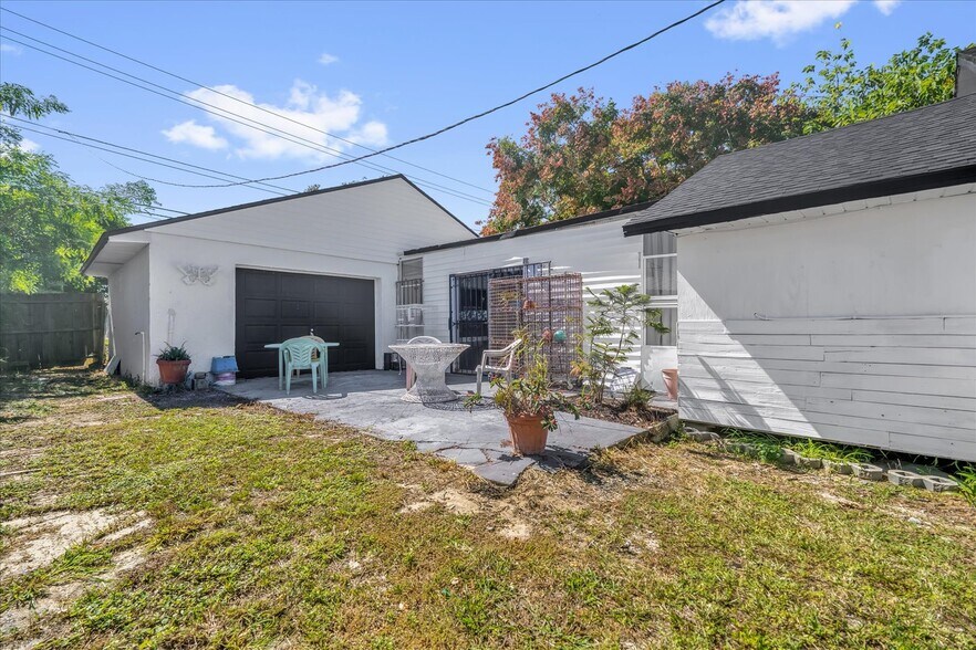 More Photos Of 312 E Main St, Dundee General Retail For Sale