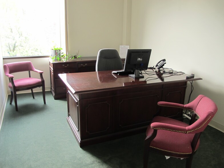 More Photos Of 51 S Duke St, Lancaster Office For Lease