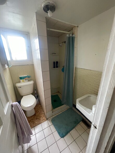 More Photos Of 5 N Eagle St, New Buffalo Apartments For Sale