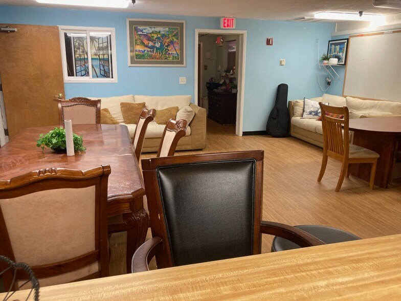 More Photos Of 547 High St, Daytona Beach Office For Sale