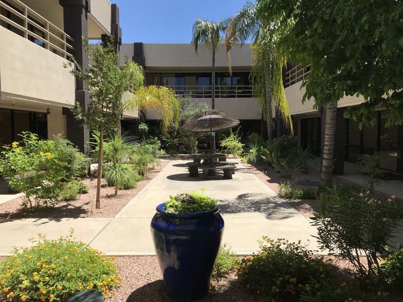 More Photos Of 16601 N 40th St, Phoenix Medical For Lease