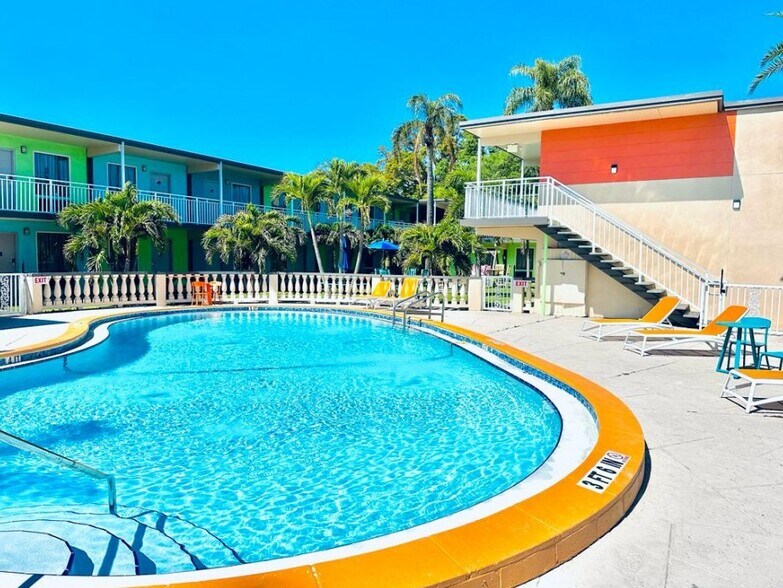 More Photos Of 1320 Cleveland St, Clearwater Hotel For Sale