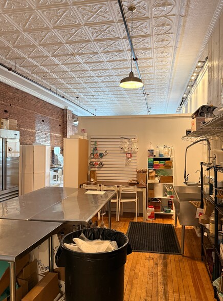 More Photos Of 146 Maine st, Brunswick Office For Lease