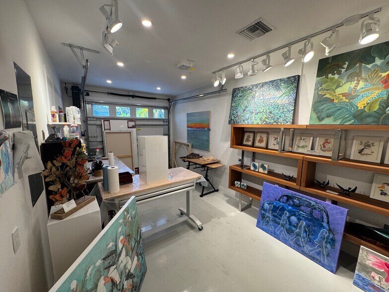 More Photos Of 3954 Bayshore Dr, Naples General Retail For Sale