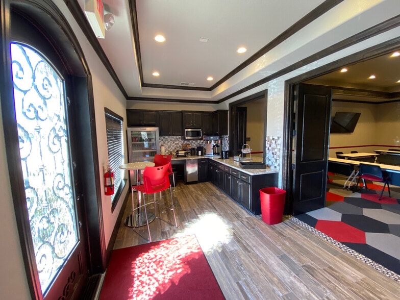 More Photos Of 2101 E Kirkwood Blvd, Southlake Office For Lease