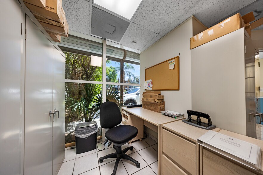 More Photos Of 8127 NW 29th St, Miami Warehouse For Sale