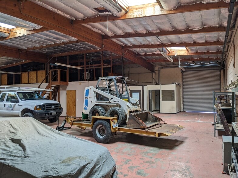 More Photos Of 1260 Elmer St, Belmont Warehouse For Lease