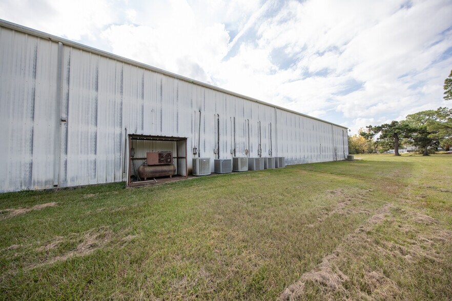 More Photos Of 4421 Theiss Rd, Humble Warehouse For Sale