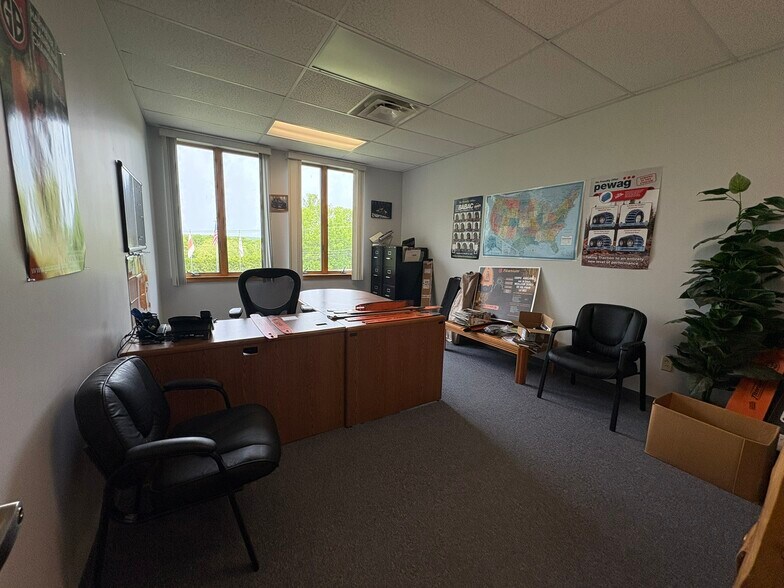More Photos Of 1010 Kennedy Memorial Dr, Oakland Office For Sale