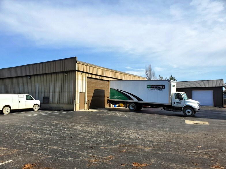 More Photos Of 255 Enterprise Dr, Lewis Center Warehouse For Lease