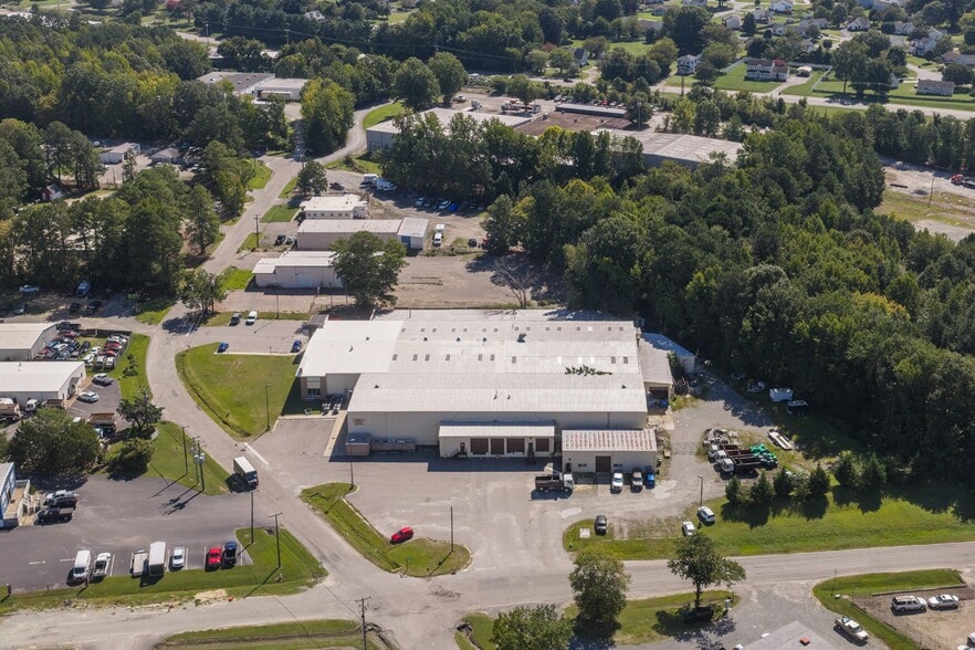 More Photos Of 8433 Erle Rd, Mechanicsville Warehouse For Sale