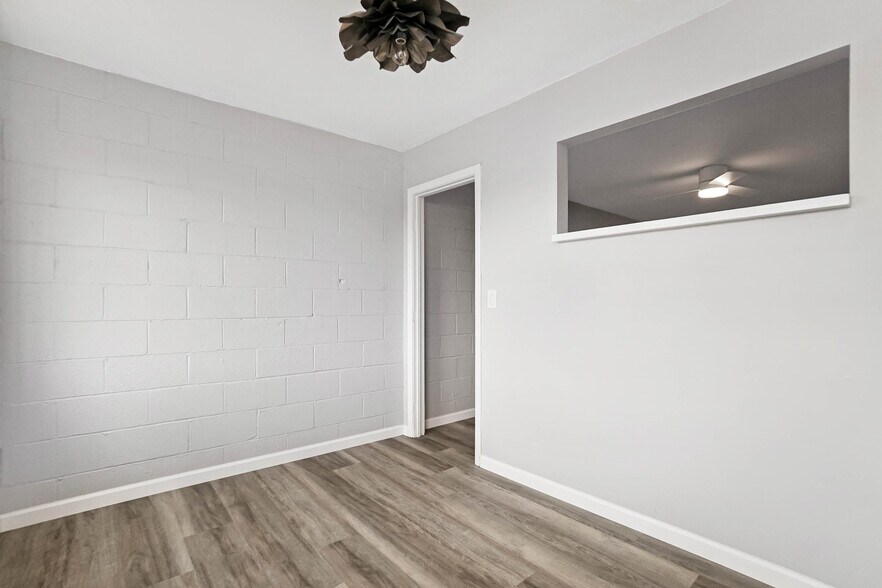 More Photos Of 649 23rd St, Richmond General Retail For Sale